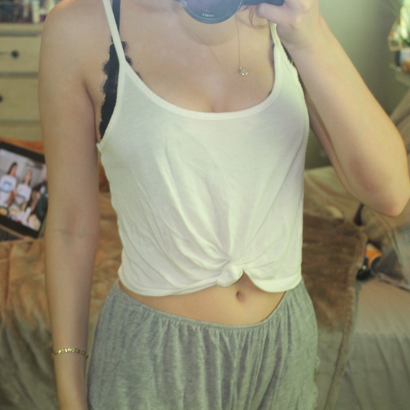 Me to We Tops - White knotted cropped tank top